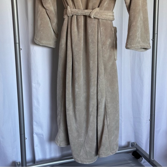 Brookstone Spa Tan Robe - Picture 9 of 10